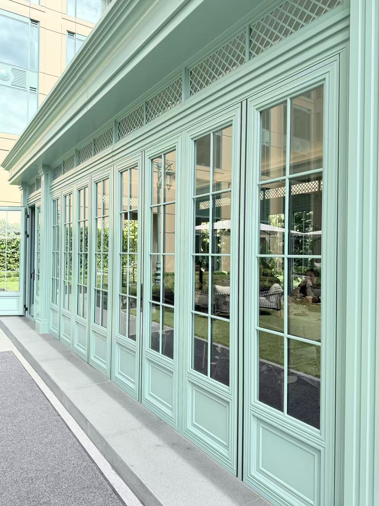 SAINTY™ Thermally Broken Aluminum Bi-Fold Door - Iron look Bifoding doors
